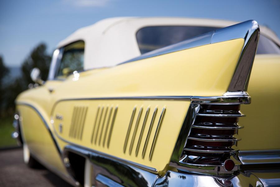 Детали экстерьера Buick Limited Convertible 1958 года  (фото 1 из 57)